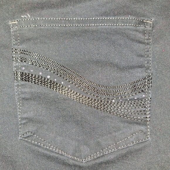 A pair of Lee Classic Fit dark green jeans in a ladies' size 16 short. - Picture 2 of 10